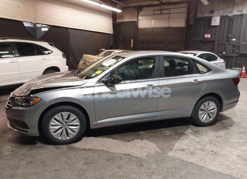 Photo 14 of 2019 Volkswagen Jetta 1.4T R-LINE/1.4T S/1.4T SE (VIN 3VWC57BU9KM228972)