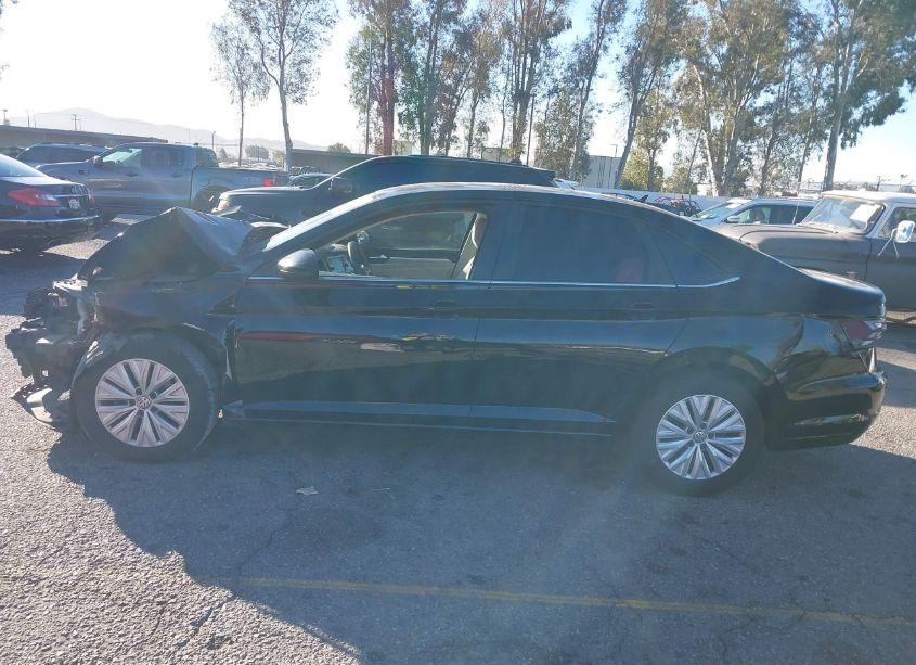 Photo 15 of 2019 Volkswagen Jetta 1.4T R-LINE/1.4T S/1.4T SE (VIN 3VWC57BU9KM251801)
