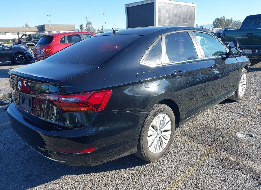 Photo 4 of 2019 Volkswagen Jetta 1.4T R-LINE/1.4T S/1.4T SE (VIN 3VWC57BU9KM251801)