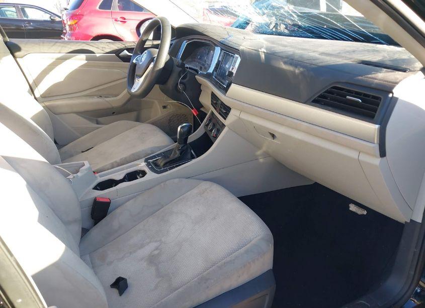 Photo 5 of 2019 Volkswagen Jetta 1.4T R-LINE/1.4T S/1.4T SE (VIN 3VWC57BU9KM251801)