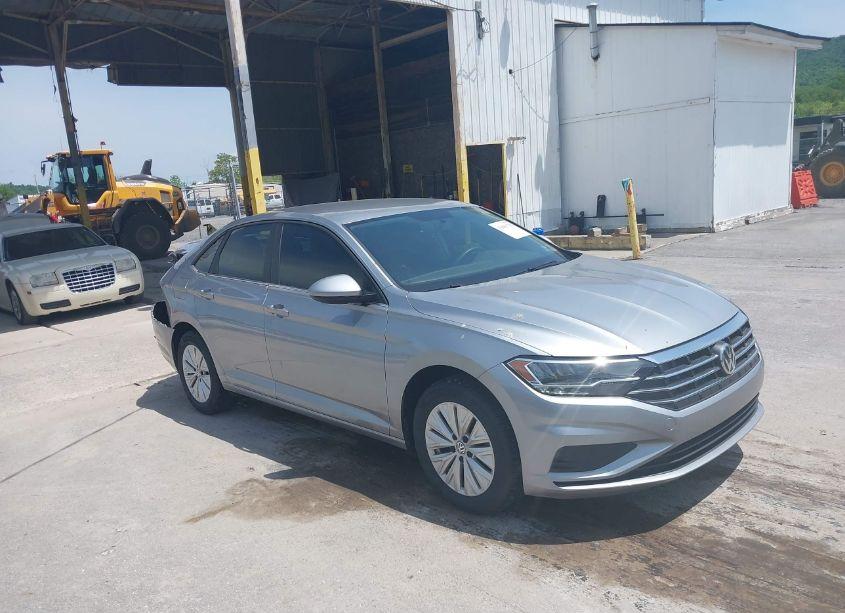 2019 Volkswagen Jetta (VIN 3VWC57BU9KM253256) main photo