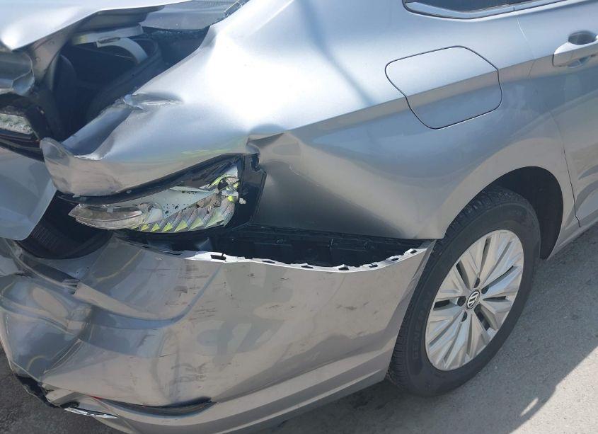 Photo 17 of 2019 Volkswagen Jetta (VIN 3VWC57BU9KM253256)