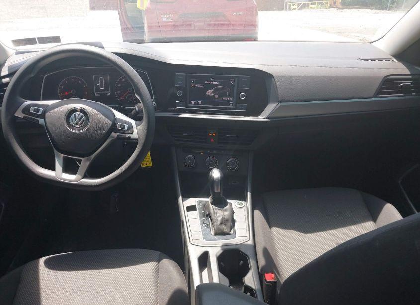 Photo 18 of 2019 Volkswagen Jetta (VIN 3VWC57BU9KM253256)