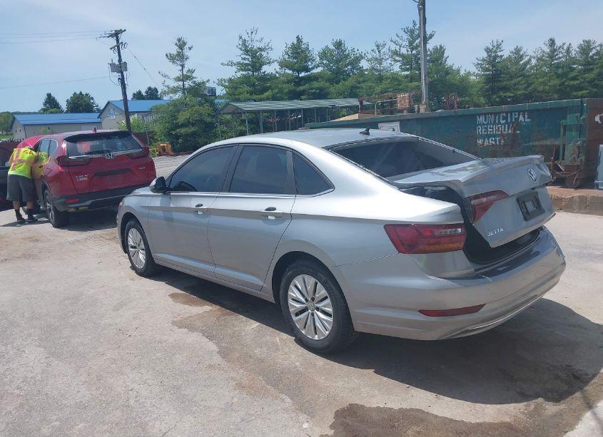 Photo 3 of 2019 Volkswagen Jetta (VIN 3VWC57BU9KM253256)