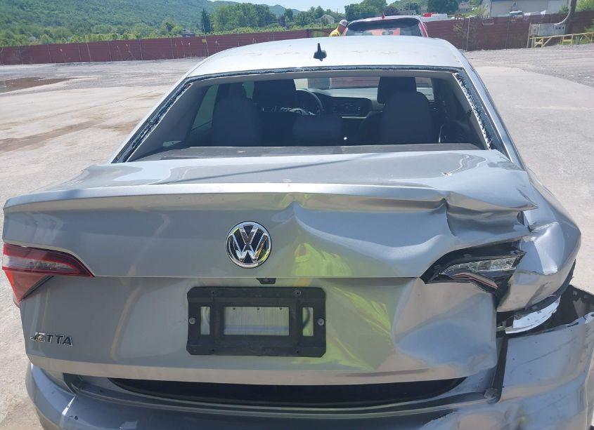 Photo 6 of 2019 Volkswagen Jetta (VIN 3VWC57BU9KM253256)