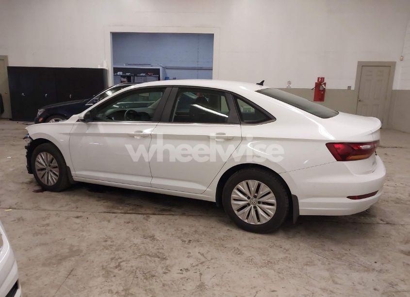 Photo 15 of 2019 Volkswagen Jetta 1.4T R-LINE/1.4T S/1.4T SE (VIN 3VWC57BU9KM259316)