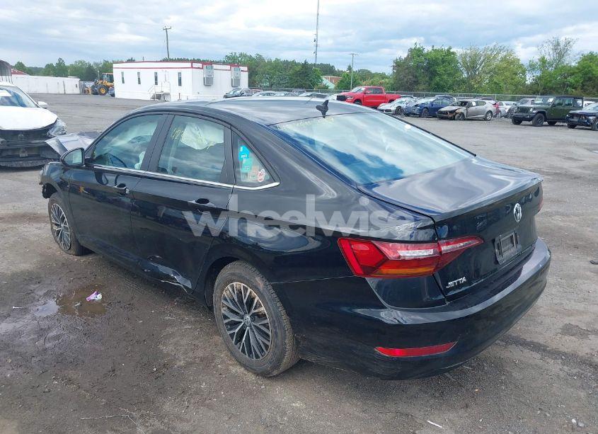 Photo 3 of 2019 Volkswagen Jetta 1.4T R-LINE/1.4T S/1.4T SE (VIN 3VWC57BU9KM261602)