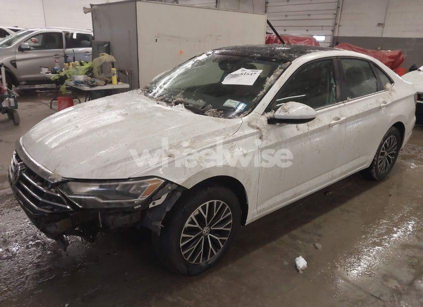 Photo 2 of 2019 Volkswagen Jetta 1.4T R-LINE/1.4T S/1.4T SE (VIN 3VWC57BU9KM272096)