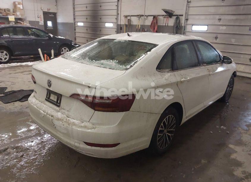 Photo 4 of 2019 Volkswagen Jetta 1.4T R-LINE/1.4T S/1.4T SE (VIN 3VWC57BU9KM272096)