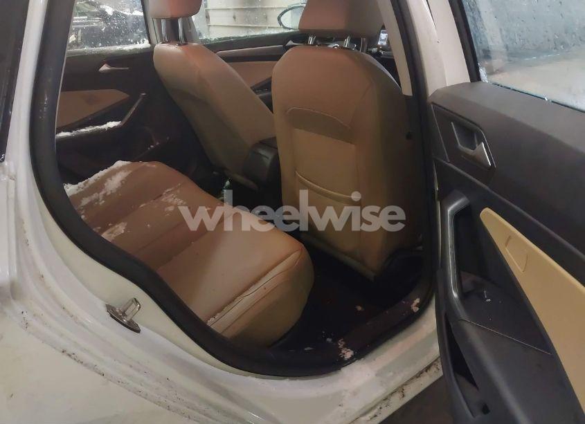 Photo 8 of 2019 Volkswagen Jetta 1.4T R-LINE/1.4T S/1.4T SE (VIN 3VWC57BU9KM272096)