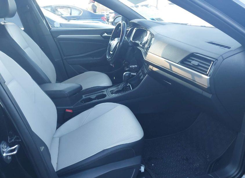 Photo 5 of 2020 Volkswagen Jetta 1.4T R-LINE/1.4T S/1.4T SE (VIN 3VWC57BU9LM086723)