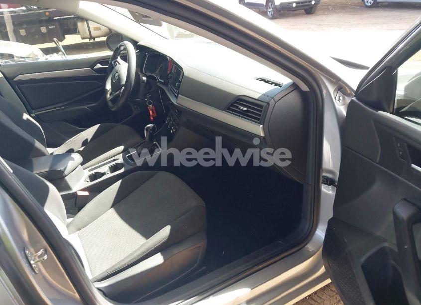 Photo 5 of 2021 Volkswagen Jetta 1.4T R-LINE/1.4T S/1.4T SE (VIN 3VWC57BU9MM034705)