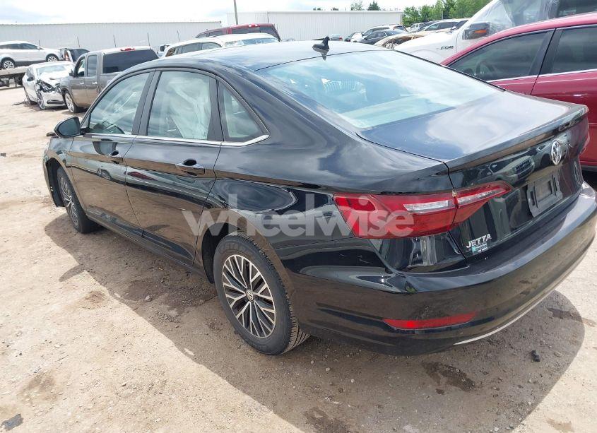 Photo 3 of 2021 Volkswagen Jetta 1.4T R-LINE/1.4T S/1.4T SE (VIN 3VWC57BU9MM048586)