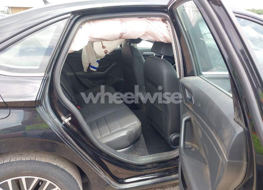 Photo 8 of 2021 Volkswagen Jetta 1.4T R-LINE/1.4T S/1.4T SE (VIN 3VWC57BU9MM048586)