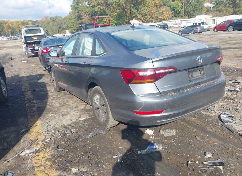 Photo 3 of 2019 Volkswagen Jetta 1.4T R-LINE/1.4T S/1.4T SE (VIN 3VWC57BUXKM023421)