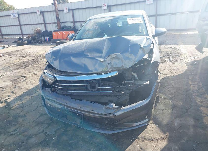 Photo 6 of 2019 Volkswagen Jetta 1.4T R-LINE/1.4T S/1.4T SE (VIN 3VWC57BUXKM023421)