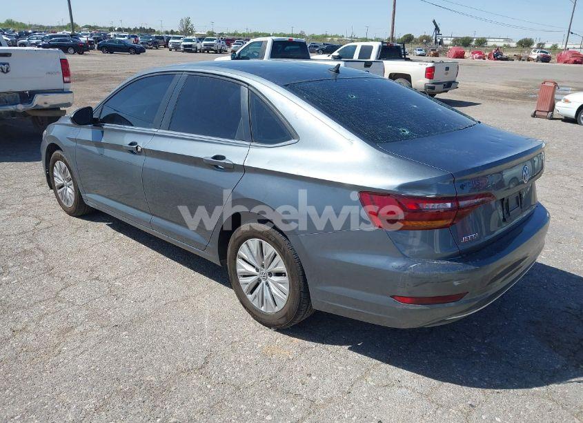 Photo 3 of 2019 Volkswagen Jetta 1.4T R-LINE/1.4T S/1.4T SE (VIN 3VWC57BUXKM023533)