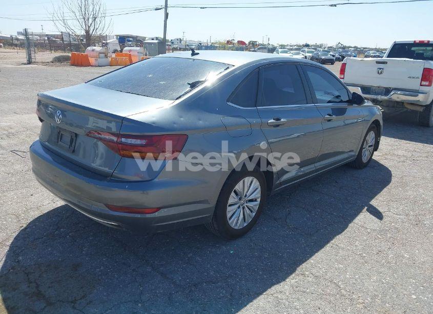 Photo 4 of 2019 Volkswagen Jetta 1.4T R-LINE/1.4T S/1.4T SE (VIN 3VWC57BUXKM023533)