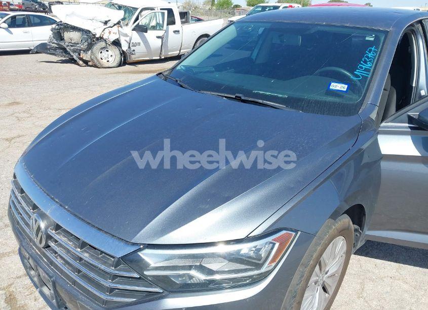 Photo 6 of 2019 Volkswagen Jetta 1.4T R-LINE/1.4T S/1.4T SE (VIN 3VWC57BUXKM023533)