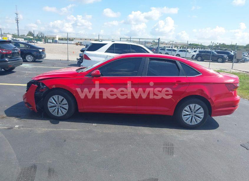Photo 14 of 2019 Volkswagen Jetta 1.4T R-LINE/1.4T S/1.4T SE (VIN 3VWC57BUXKM029610)
