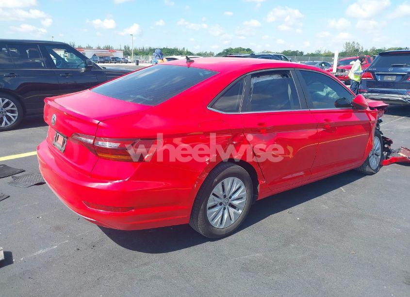 Photo 4 of 2019 Volkswagen Jetta 1.4T R-LINE/1.4T S/1.4T SE (VIN 3VWC57BUXKM029610)