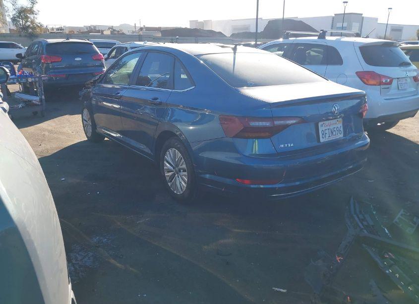 Photo 3 of 2019 Volkswagen Jetta 1.4T R-LINE/1.4T S/1.4T SE (VIN 3VWC57BUXKM040915)