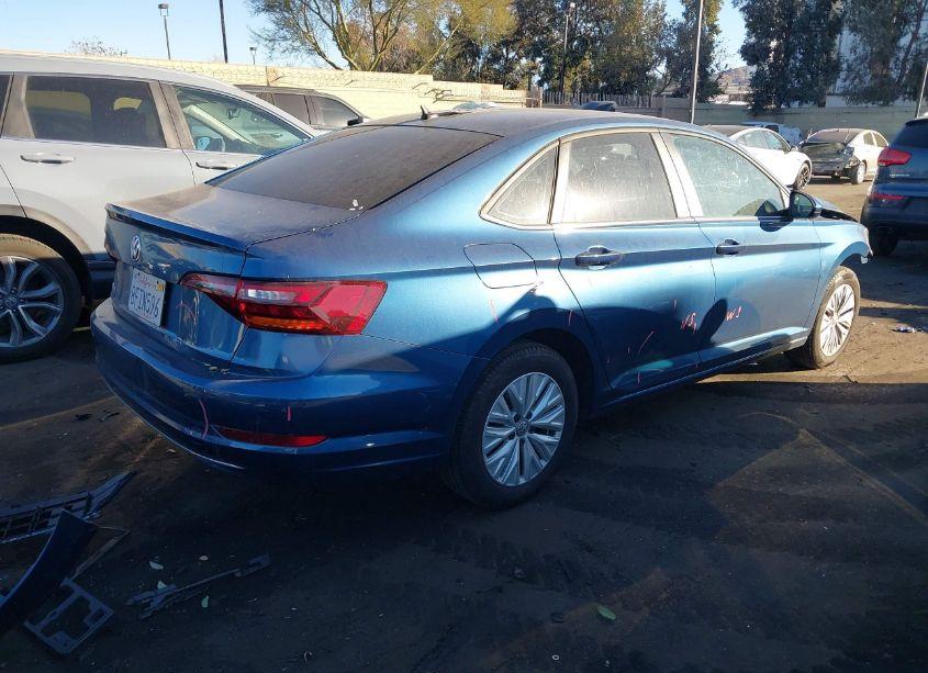 Photo 4 of 2019 Volkswagen Jetta 1.4T R-LINE/1.4T S/1.4T SE (VIN 3VWC57BUXKM040915)