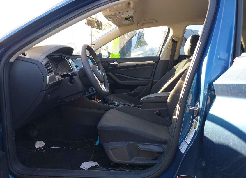 Photo 5 of 2019 Volkswagen Jetta 1.4T R-LINE/1.4T S/1.4T SE (VIN 3VWC57BUXKM040915)