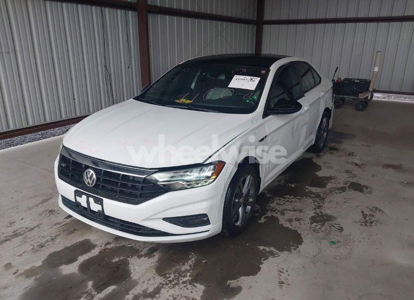 Photo 2 of 2019 Volkswagen Jetta 1.4T R-LINE/1.4T S/1.4T SE (VIN 3VWC57BUXKM041627)