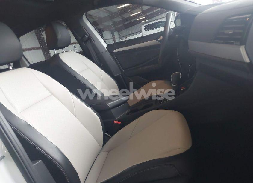 Photo 5 of 2019 Volkswagen Jetta 1.4T R-LINE/1.4T S/1.4T SE (VIN 3VWC57BUXKM041627)