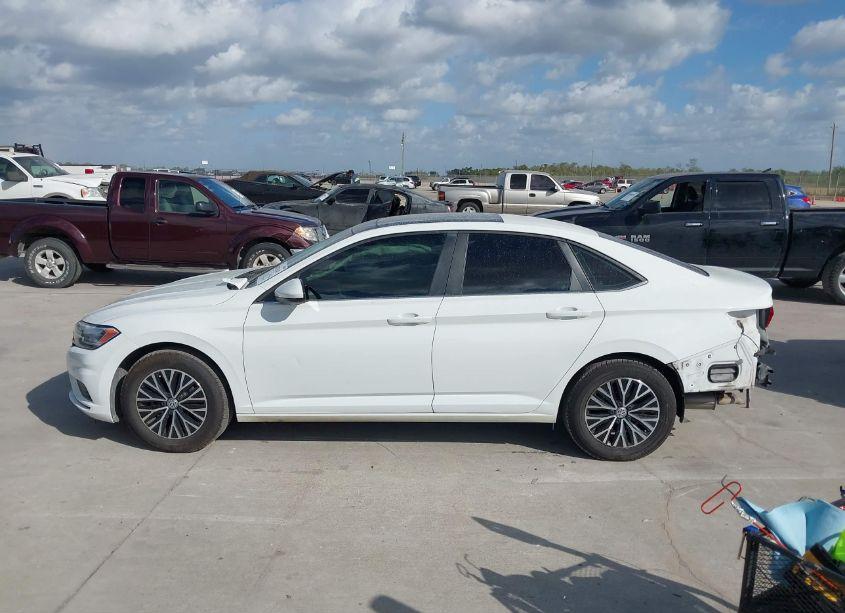 Photo 14 of 2019 Volkswagen Jetta 1.4T R-LINE/1.4T S/1.4T SE (VIN 3VWC57BUXKM047217)