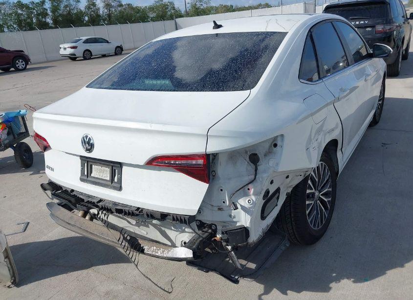 Photo 4 of 2019 Volkswagen Jetta 1.4T R-LINE/1.4T S/1.4T SE (VIN 3VWC57BUXKM047217)