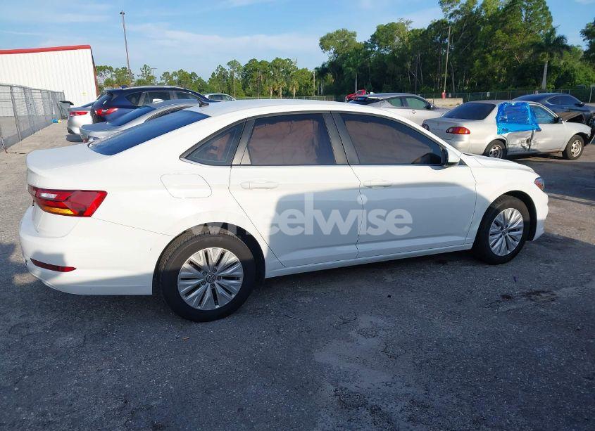 Photo 13 of 2019 Volkswagen Jetta 1.4T R-LINE/1.4T S/1.4T SE (VIN 3VWC57BUXKM053468)
