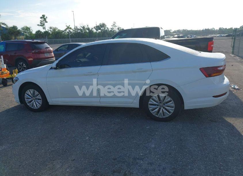 Photo 14 of 2019 Volkswagen Jetta 1.4T R-LINE/1.4T S/1.4T SE (VIN 3VWC57BUXKM053468)