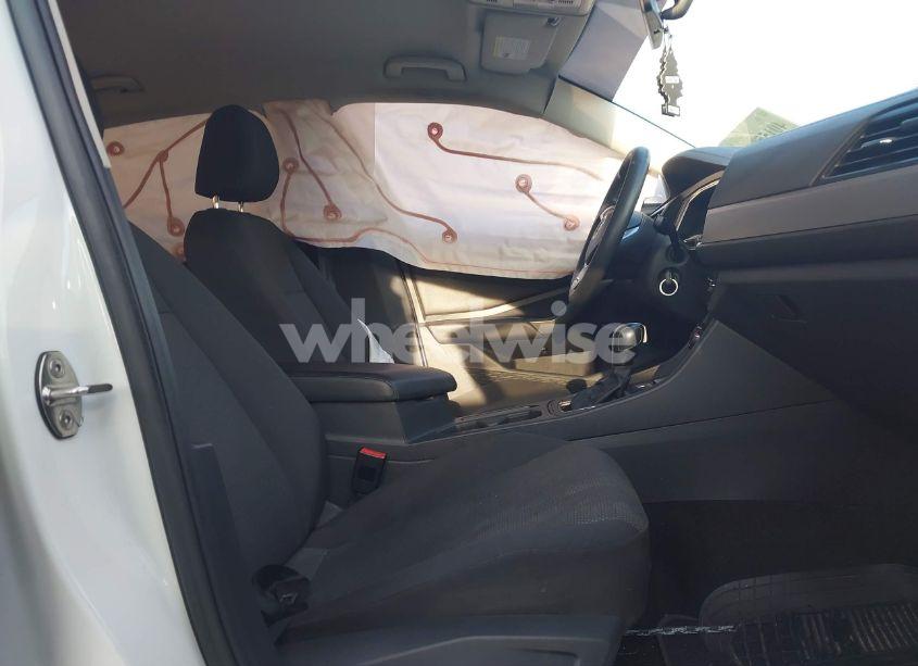 Photo 5 of 2019 Volkswagen Jetta 1.4T R-LINE/1.4T S/1.4T SE (VIN 3VWC57BUXKM053468)