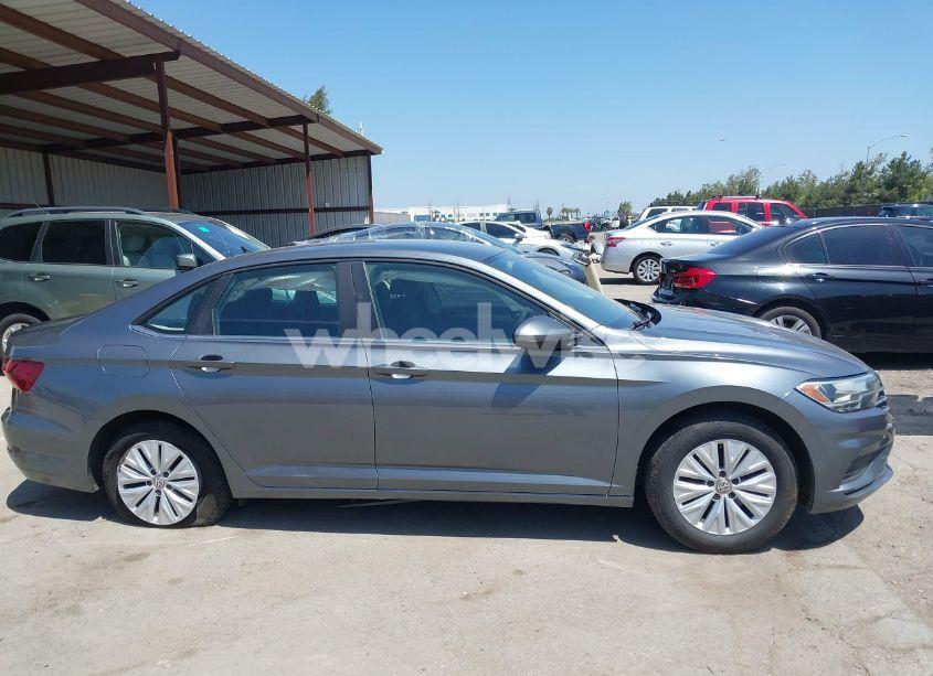 Photo 13 of 2019 Volkswagen Jetta 1.4T R-LINE/1.4T S/1.4T SE (VIN 3VWC57BUXKM074708)