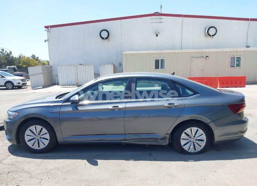 Photo 14 of 2019 Volkswagen Jetta 1.4T R-LINE/1.4T S/1.4T SE (VIN 3VWC57BUXKM074708)