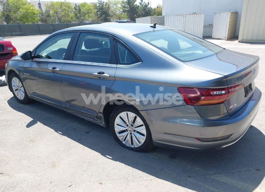 Photo 3 of 2019 Volkswagen Jetta 1.4T R-LINE/1.4T S/1.4T SE (VIN 3VWC57BUXKM074708)