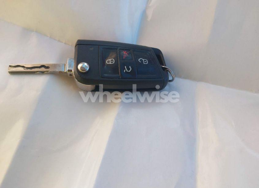 Photo 11 of 2019 Volkswagen Jetta 1.4T R-LINE/1.4T S/1.4T SE (VIN 3VWC57BUXKM093436)