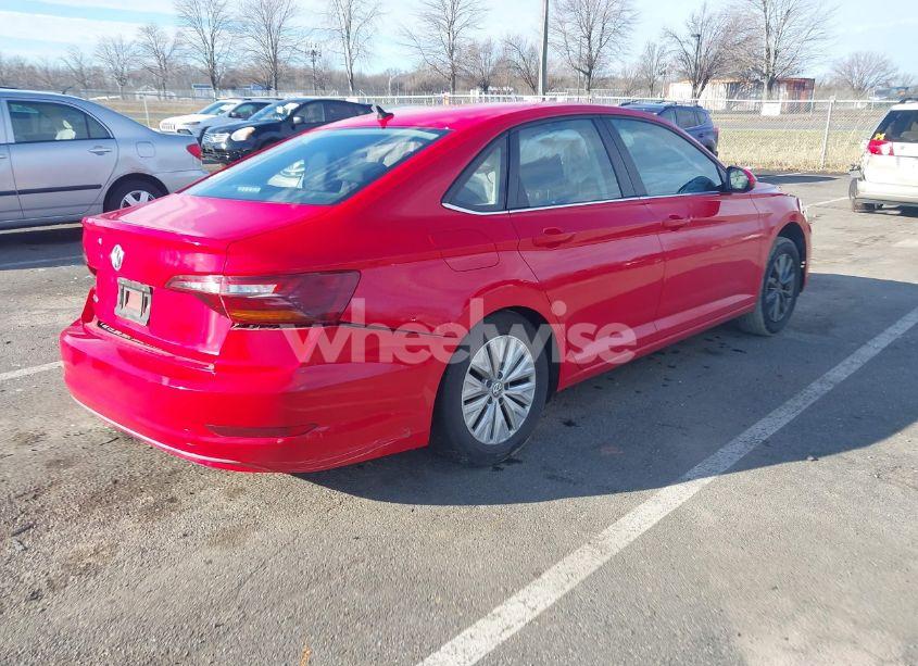 Photo 4 of 2019 Volkswagen Jetta 1.4T R-LINE/1.4T S/1.4T SE (VIN 3VWC57BUXKM093436)