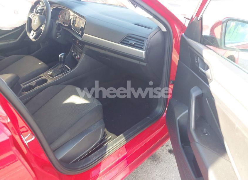 Photo 5 of 2019 Volkswagen Jetta 1.4T R-LINE/1.4T S/1.4T SE (VIN 3VWC57BUXKM093436)