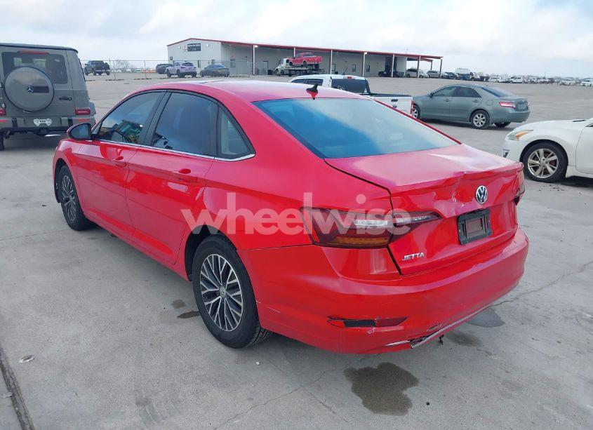 Photo 3 of 2019 Volkswagen Jetta 1.4T R-LINE/1.4T S/1.4T SE (VIN 3VWC57BUXKM099060)