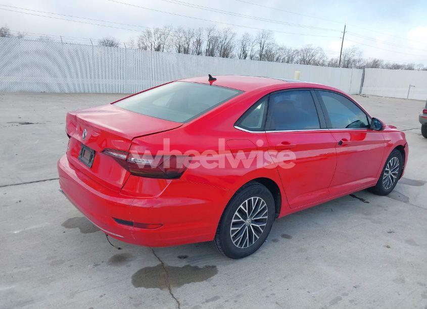 Photo 4 of 2019 Volkswagen Jetta 1.4T R-LINE/1.4T S/1.4T SE (VIN 3VWC57BUXKM099060)