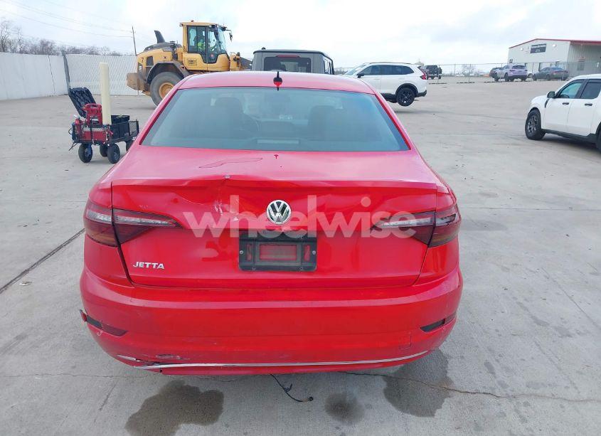 Photo 6 of 2019 Volkswagen Jetta 1.4T R-LINE/1.4T S/1.4T SE (VIN 3VWC57BUXKM099060)