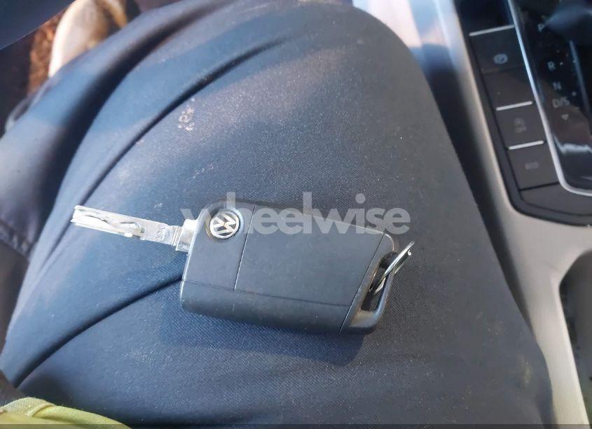 Photo 11 of 2019 Volkswagen Jetta 1.4T R-LINE/1.4T S/1.4T SE (VIN 3VWC57BUXKM110137)