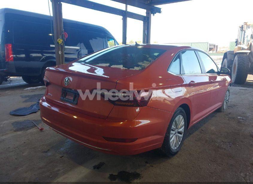 Photo 4 of 2019 Volkswagen Jetta 1.4T R-LINE/1.4T S/1.4T SE (VIN 3VWC57BUXKM110137)