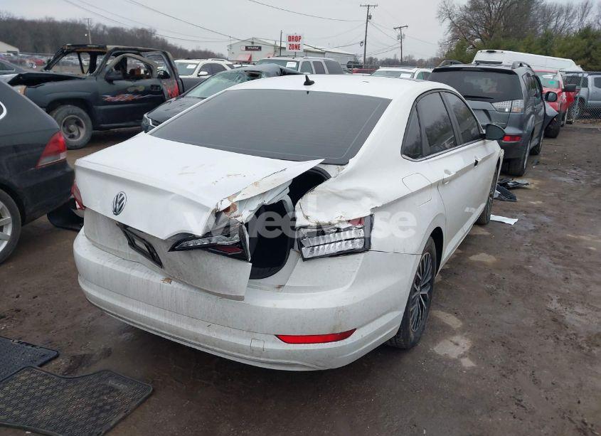 Photo 4 of 2019 Volkswagen Jetta 1.4T R-LINE/1.4T S/1.4T SE (VIN 3VWC57BUXKM121073)