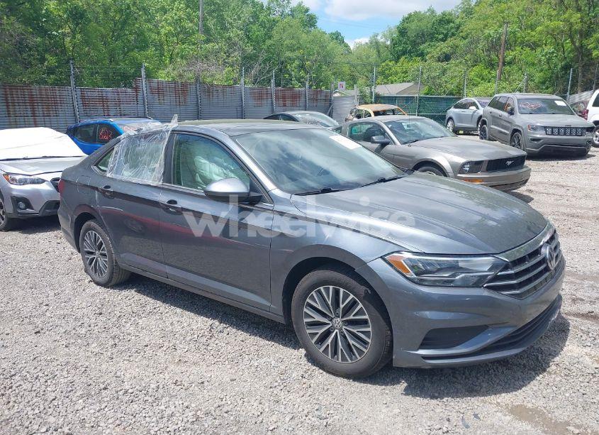 2019 Volkswagen Jetta 1.4T R-LINE/1.4T S/1.4T SE (VIN 3VWC57BUXKM121316) main photo