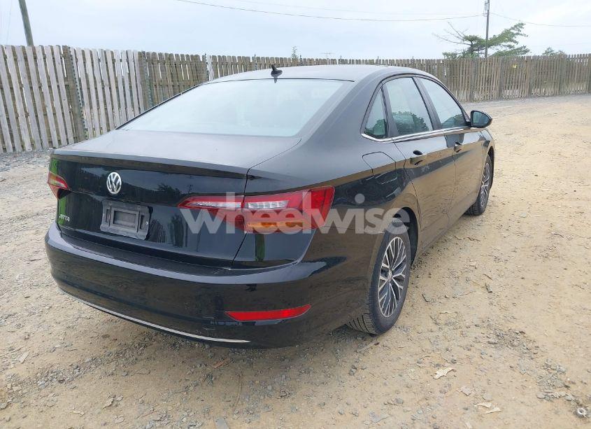 Photo 4 of 2019 Volkswagen Jetta 1.4T R-LINE/1.4T S/1.4T SE (VIN 3VWC57BUXKM133904)