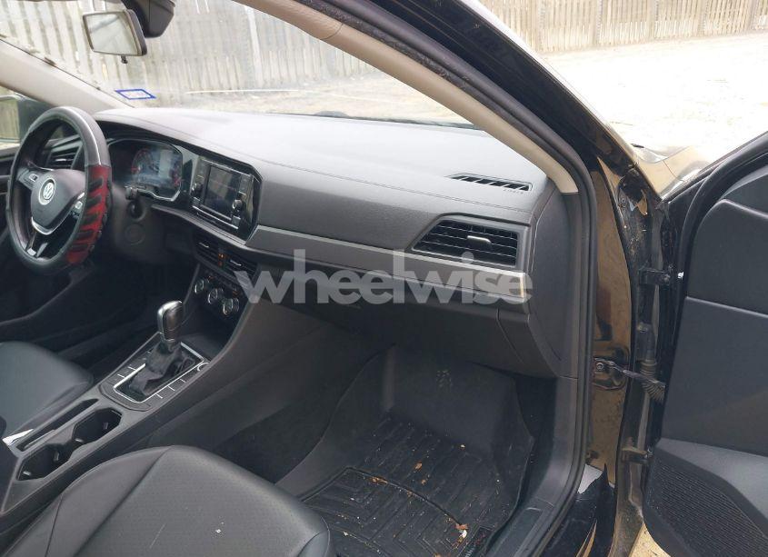 Photo 5 of 2019 Volkswagen Jetta 1.4T R-LINE/1.4T S/1.4T SE (VIN 3VWC57BUXKM133904)